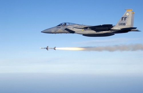 Quân sự thế giới hôm nay (1-6): Mỹ sẽ viện trợ tên lửa AIM-7 Sparrow cho Ukraine